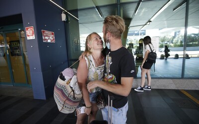 Mal dohliadať na ľudí v štátnej karanténe, namiesto toho s nimi sexoval. Ochrankár takto rozšíril Covid-19 v austrálskom štáte Viktória.