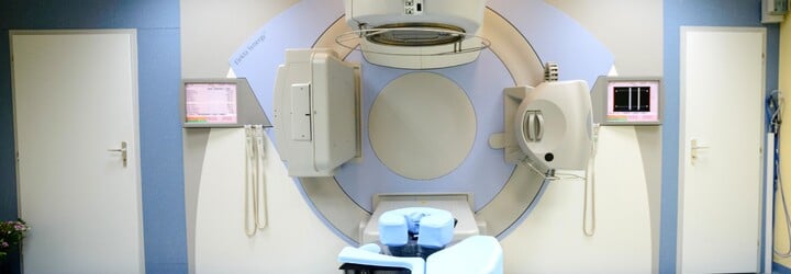Vědecký tým s českou účastí popsal, jak se rakovinné buňky dokáží ubránit ozařování. Poškodí si vlastní DNA