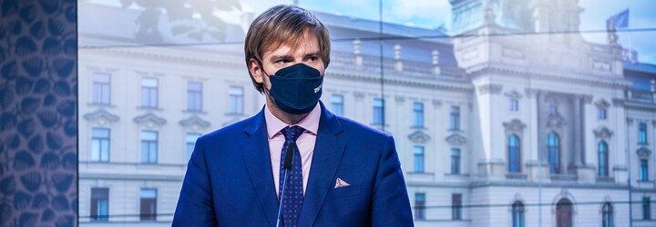 PŘEHLED: Epidemie se vrací. Vláda zpřísňuje restriktivní opatření, podívej se, co se změní