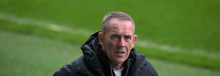 „Ženy jsou emocionálnější než muži,“ řekl manažer ženského fotbalového týmu Severního Irska. Za svůj výrok se omluvil