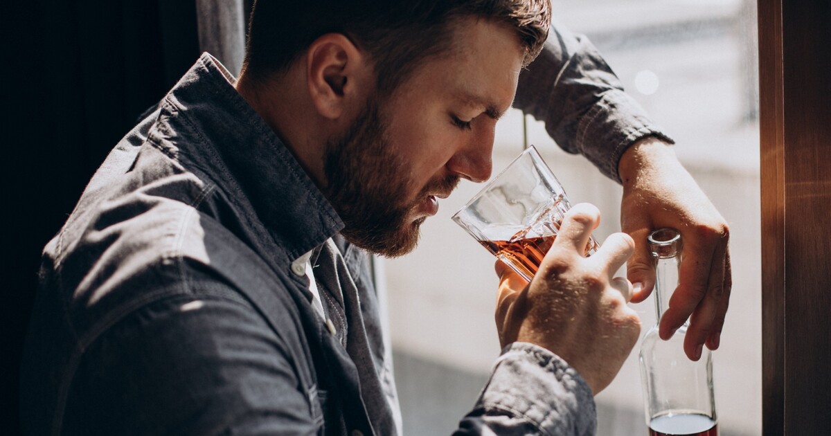 Češi a Češky pijí jako duhy, odhalil průzkum. Porazili jsme i Slováky, problémy s alkoholem má přes milion lidí