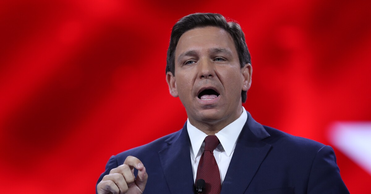Kontroverzní floridský guvernér Ron DeSantis oznámil kandidaturu na prezidenta USA