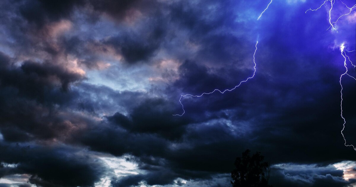 Tornádo v Česku? Lidé natočili rotující mraky i typický trychtýř