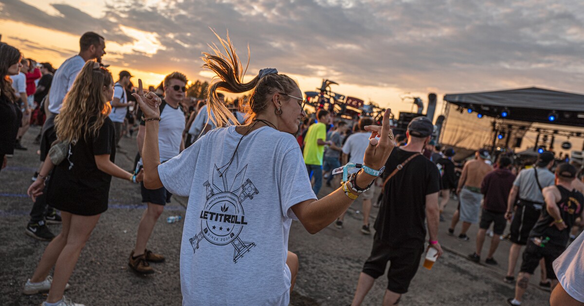 Sexuální napadení na festivalu Let It Roll: Někdo napadnul a zranil mladou ženu, musela být ošetřena