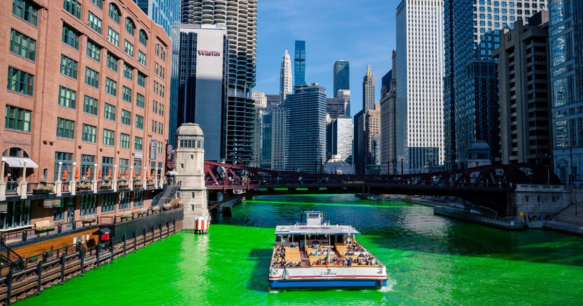 Proč se v Chicagu barví řeka nazeleno za dozvuků několikadenní párty? Taková je historie Dne (ne)svatého Patrika
