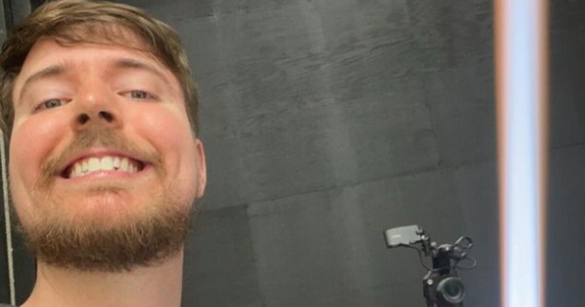 „Nechutné a nepoživatelné“. MrBeast žaluje firmu, která pro jeho značku vyráběla burgery