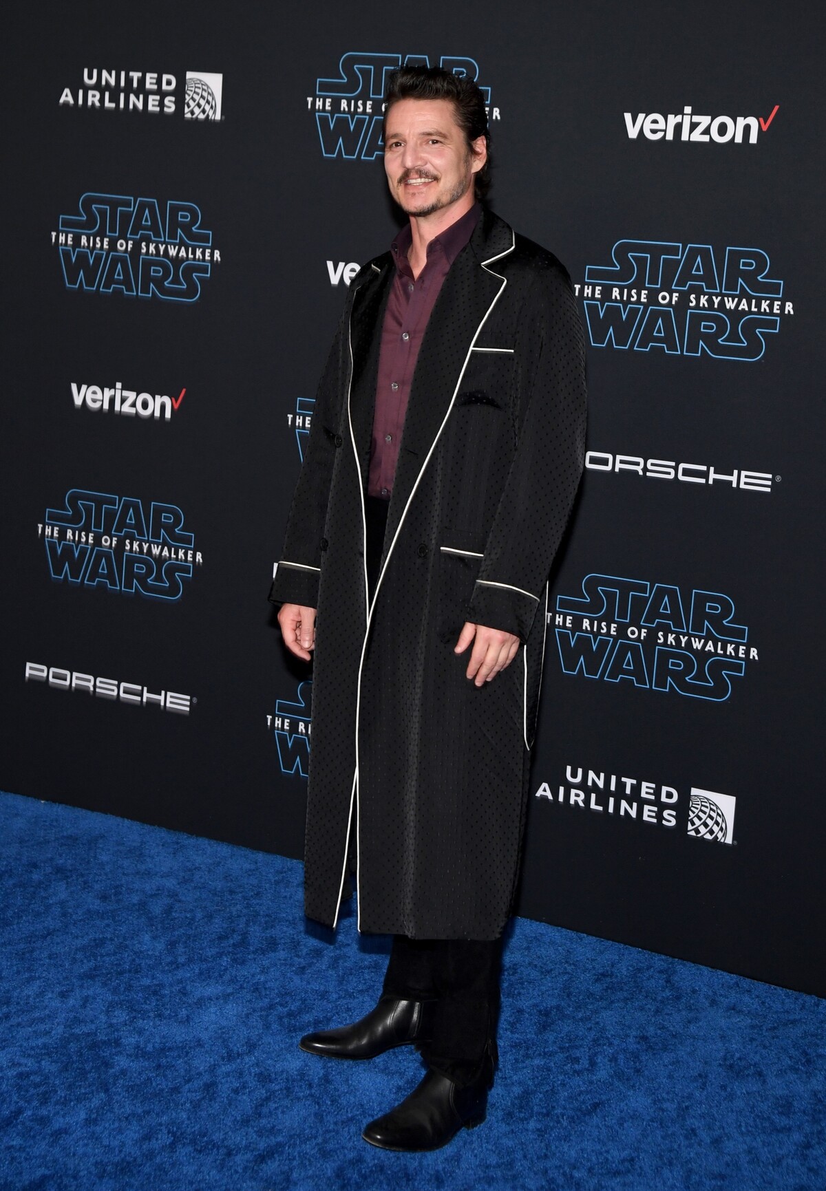 Pedro Pascal na premiére filmu Star Wars: The Rise of Skywalker v Hollywoode. 