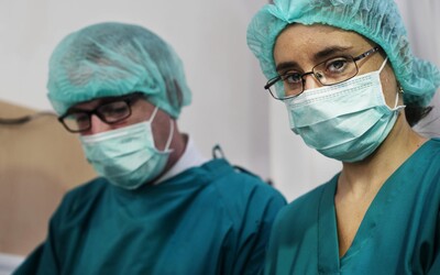 „Alexo, pomůžeš mi vyrovnat se s bolestí?“ Babička zemřela na Covid-19, v bolestech prosila hlasového asistenta od Amazonu o pomoc.