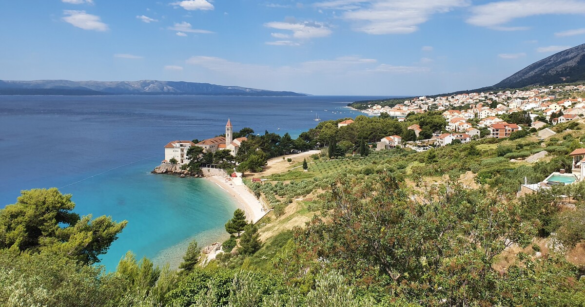 V oblíbené destinaci v Chorvatsku museli uzavřít již tři pláže. Zákaz koupání způsobila znečištěná voda, vzorky odhalily bakterie