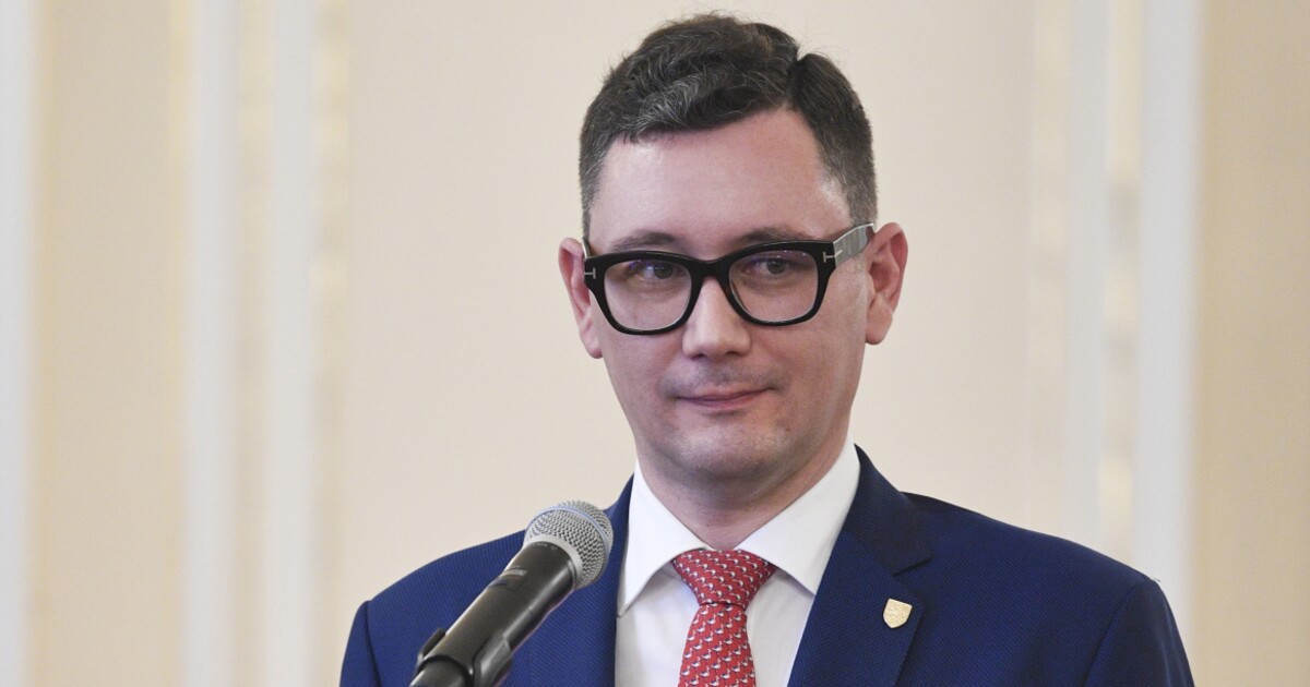 Jiří Ovčáček, bývalý mluvčí Zemana, kráčí ve stopách Klause. Hlasuj v anketě, kdo z nich to umí líp