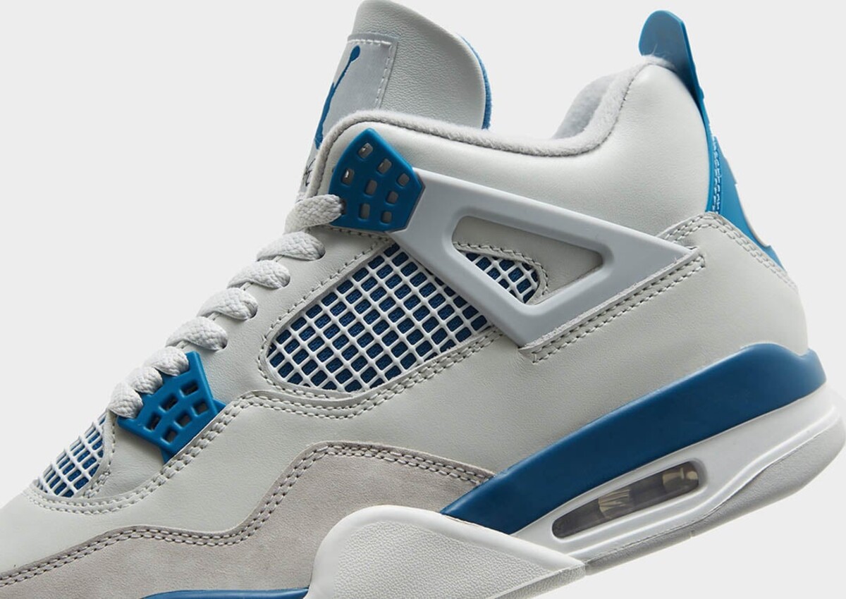 Air Jordan 4 Retro „Military Blue/Industrial Blue“