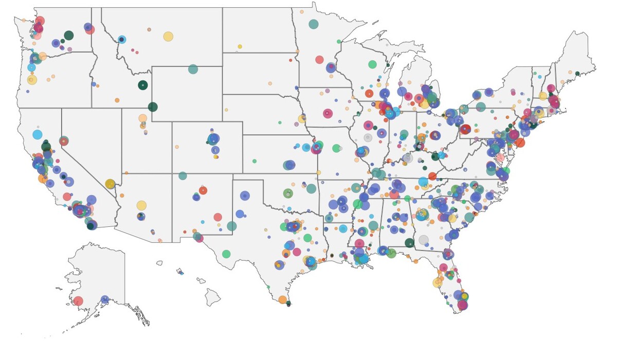 Mapa s miestami škôl v USA, na ktorých prišlo k streľbe.