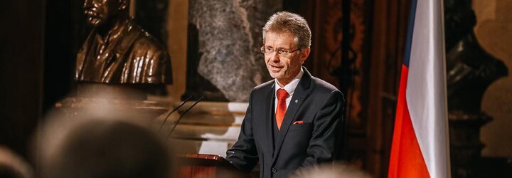 Ohlédnutí politiků za rokem 2022: Vystrčil lidem poděkoval za solidaritu, Babiš poslal písničku na přání
