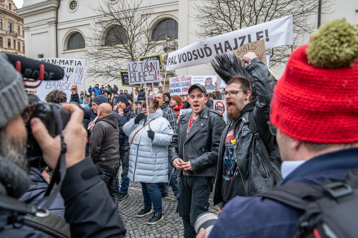 Hlasitě se protestovalo.