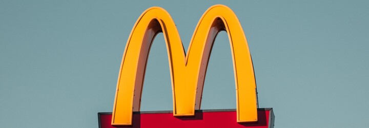 Britský McDonald's stáhne reklamu na McCrispy. Umístili ji vedle krematoria