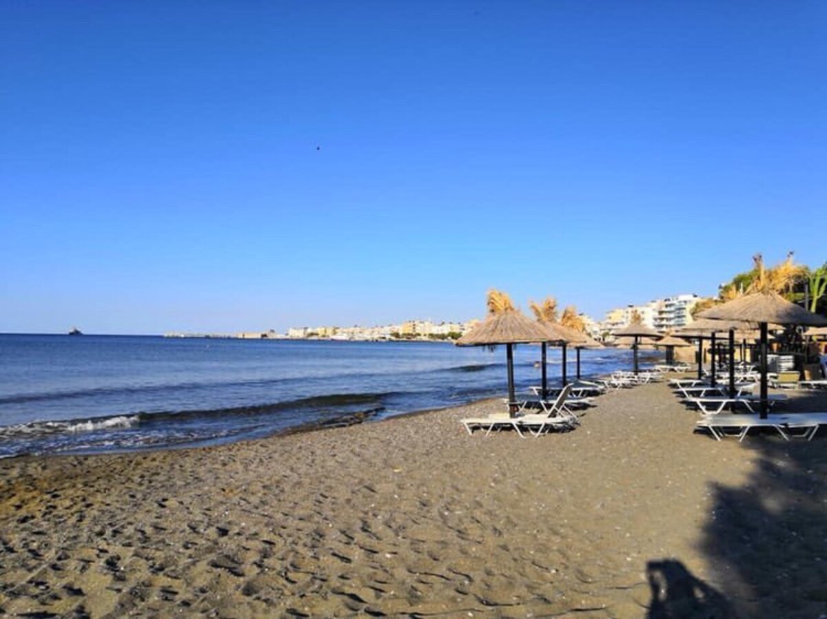 Grécka pláž na ostrove Kréta, kde Janka pôsobila ako delegátka.