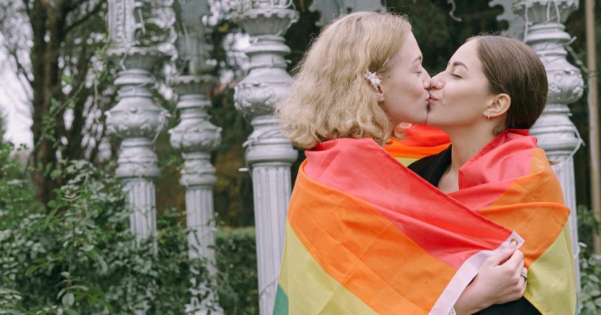 Schizofrenie. Sněmovna budou jednat o manželství pro všechny, ale i o jeho zákazu pro gaye a lesby