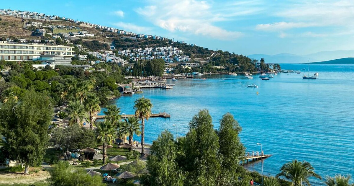 Turecké letovisko čelí kritice za prudký nárůst cen na plážích. Turisté i místní protestují