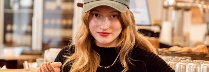 Její hudbu můžeš znát i z kin. Karolina Beranova se nebojí změn a sobeckosti (Rozhovor)