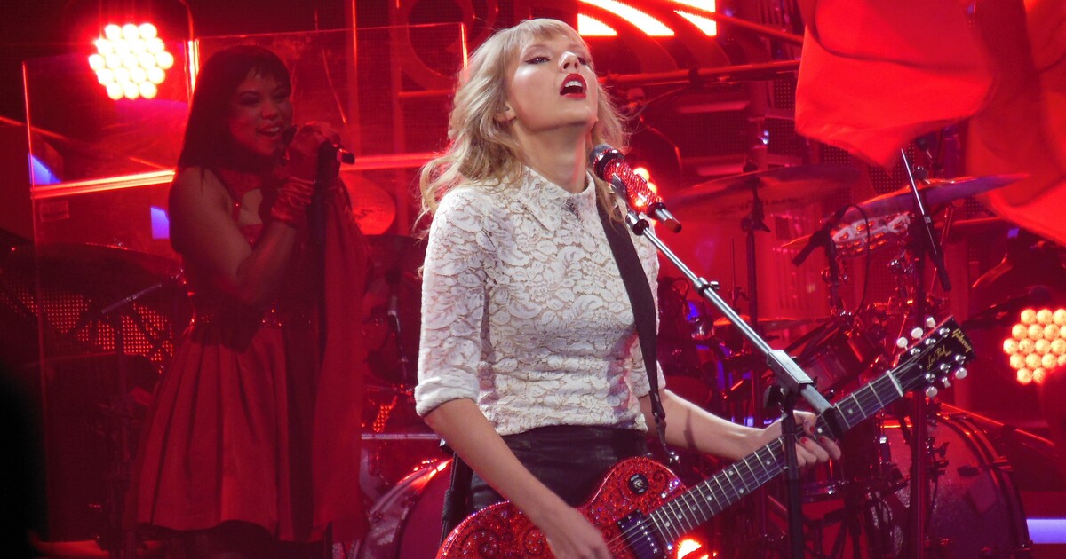 Taylor Swift přerušila vystoupení, aby se zastala fanynky. Tohle řekla členovi své ochranky