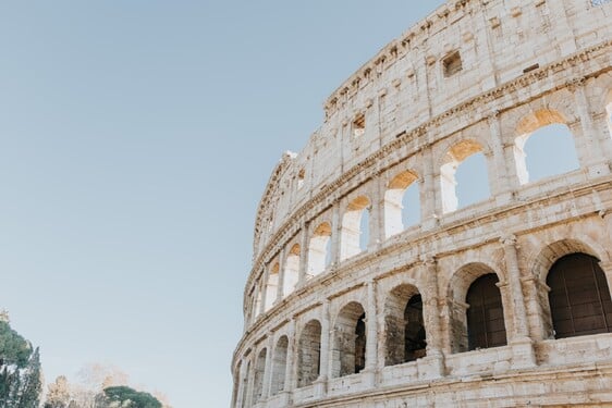 Mesto Rím má viacero prezývok, najčastejšie sa používajú dva názvy. Dokážeš uhádnuť správnu možnosť?