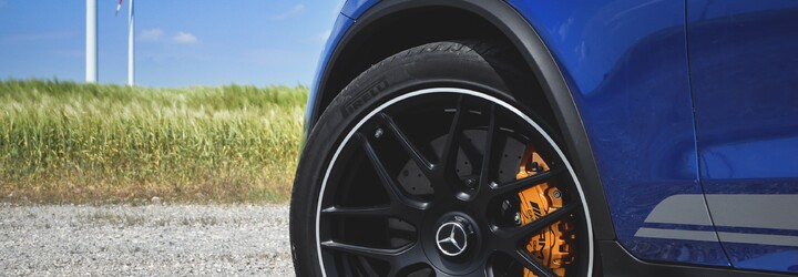 Nahlédněte s námi do světa nejrychlejšího SUV od AMG, které na cestě kouzlí nejen díky V8