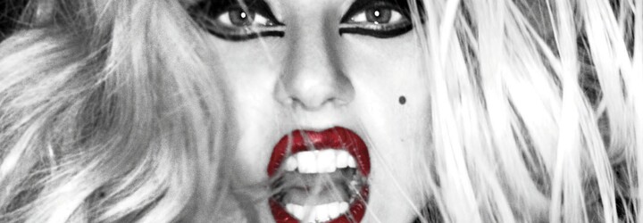 Lady Gaga je hrdá na své tělo. Zpěvaččiny nahé fotky si vysloužily obdiv fanoušků