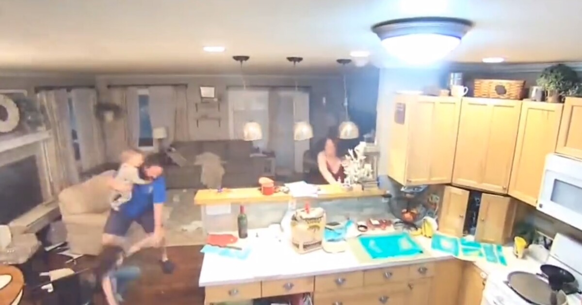 Video: Aljašku zasáhlo zemětřesení o síle 7,2 stupně. Platí výstraha před vlnou tsunami