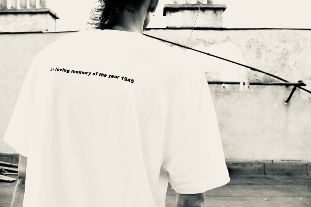 Berlin Manson v Antifascist 7EXY tričkách.