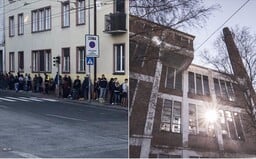 Čakáme od šiestej rána, ľudia sa predbiehajú, je ich tu asi 100. Rad na obrazy Čiernych dier prechádzal cez tri ulice