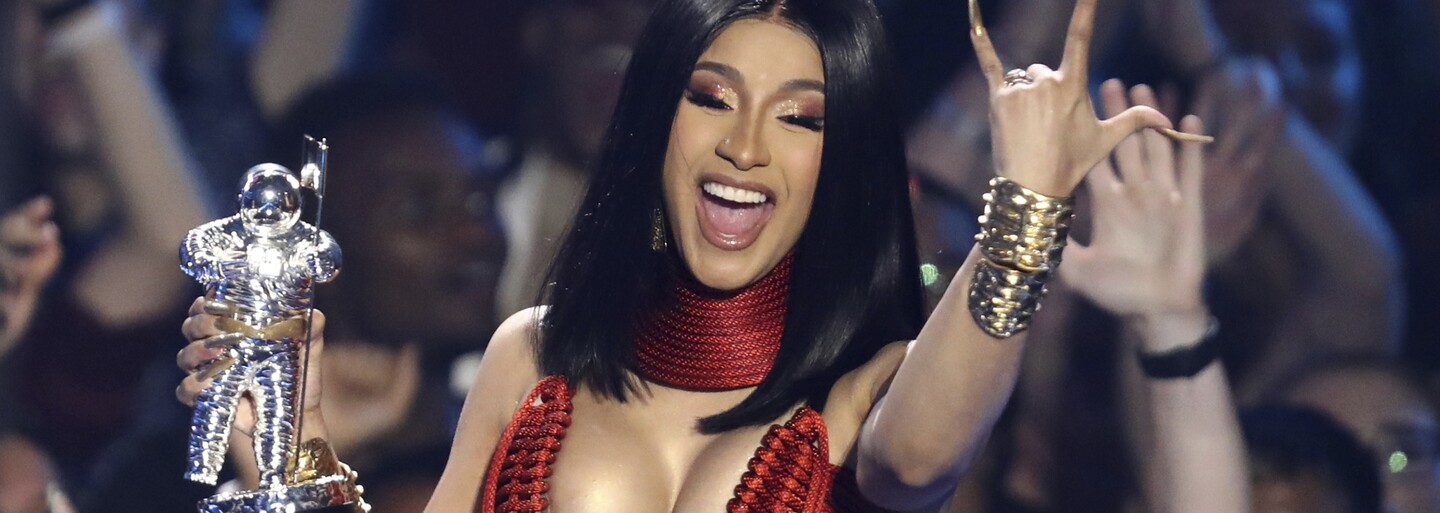 Cardi B porodila svoje druhé dieťa. Či je to chlapček alebo dievčatko, zatiaľ neprezradila