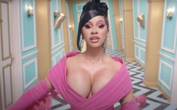 Cardi B se chce nechat svázat, ale nevaří a neuklízí. Rapuje o sexu a úchylnostech, které má ráda