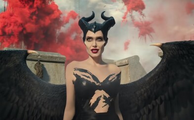 Čarodějnice Angelina Jolie se vrací v prvním traileru pro pokračování temné fantasy pohádky Maleficent Čarodějnice Angelina Jolie se vrací v prvním traileru pro pokračování temné fantasy pohádky Maleficent