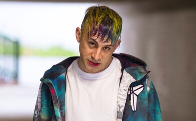 Čas se nechat promořit! Frayer Flexking brázdí s Hugo Toxxxem a Radikalem prázdné ulice Prahy na BMX a vibují v Městě duchů Čas se nechat promořit! Frayer Flexking brázdí s Hugo Toxxxem a Radikalem prázdné ulice Prahy na BMX a vibují v Městě duchů