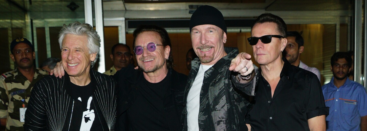 Část kapely U2 zahrála na improvizovaném koncertu v ukrajinském metru
