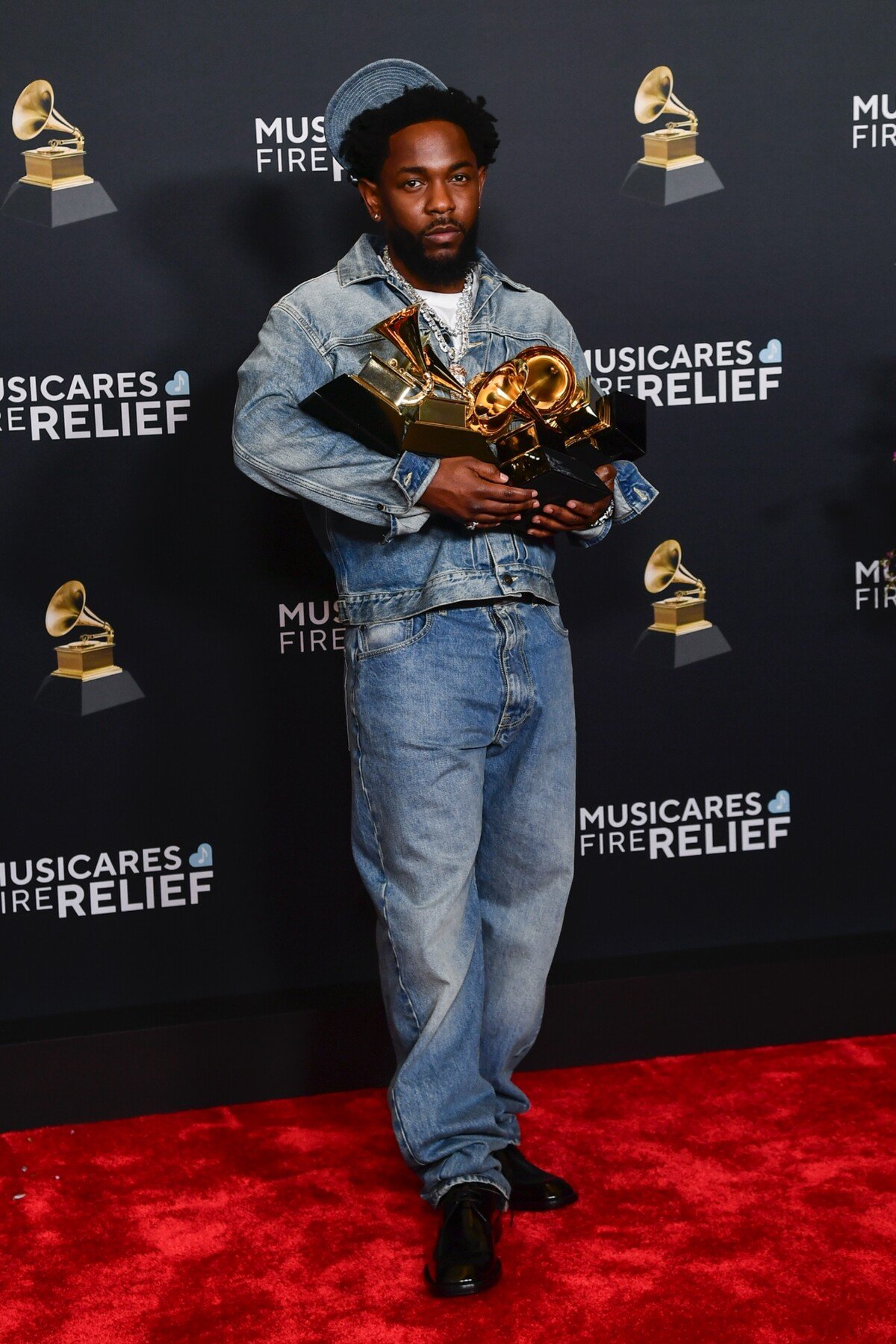 Kendrick Lamar odišiel zo 67. ročníka Grammy Awards ovešaný gramofónmi.