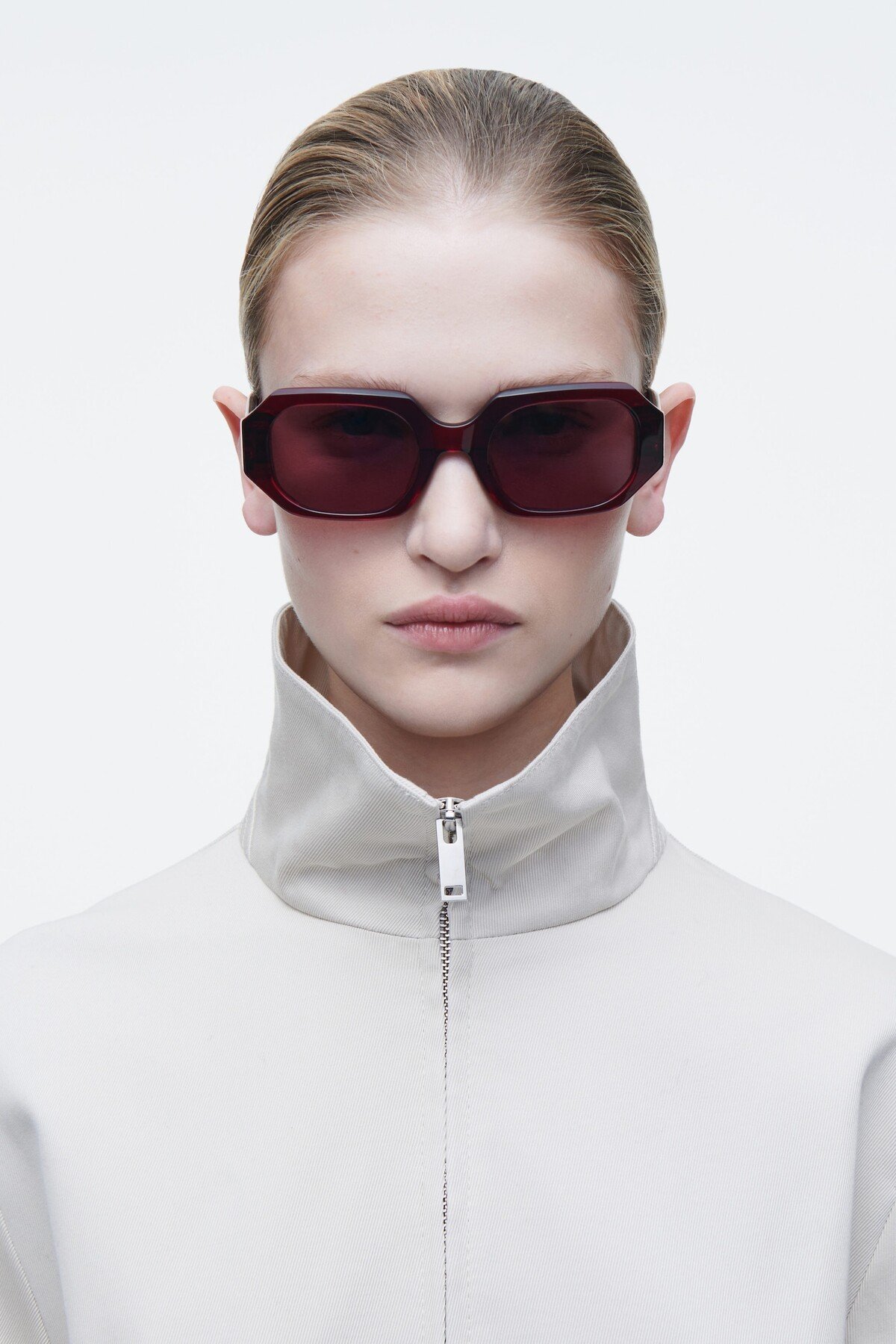 COS, Linda Farrow