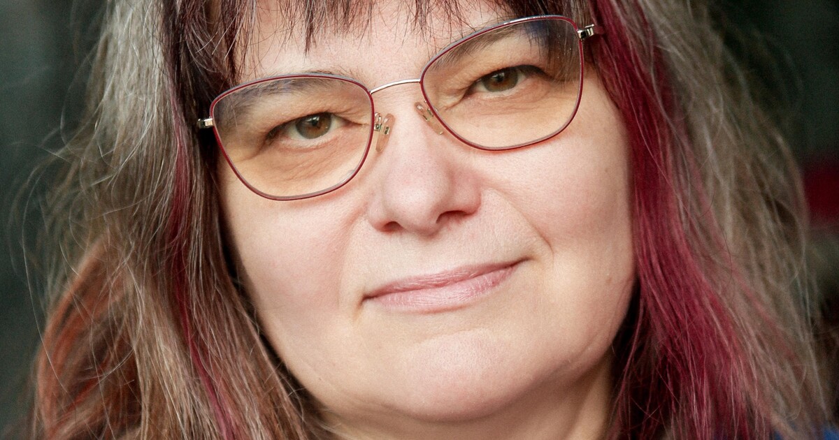 Venku znásilnění, doma bití od manžela. Na Ukrajinky dopadá válka jinak než na Ukrajince, říká feministka Marta Chumalo