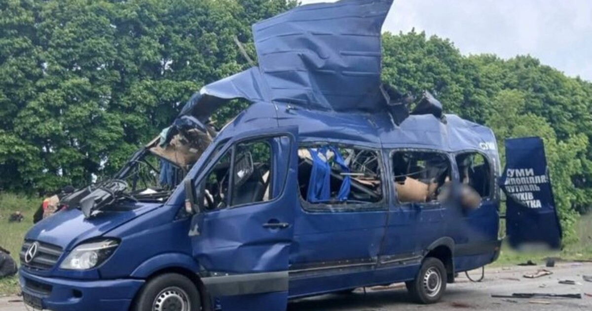 Ruský útok dronem zasáhl minibus s civilisty. Zahynulo devět lidí