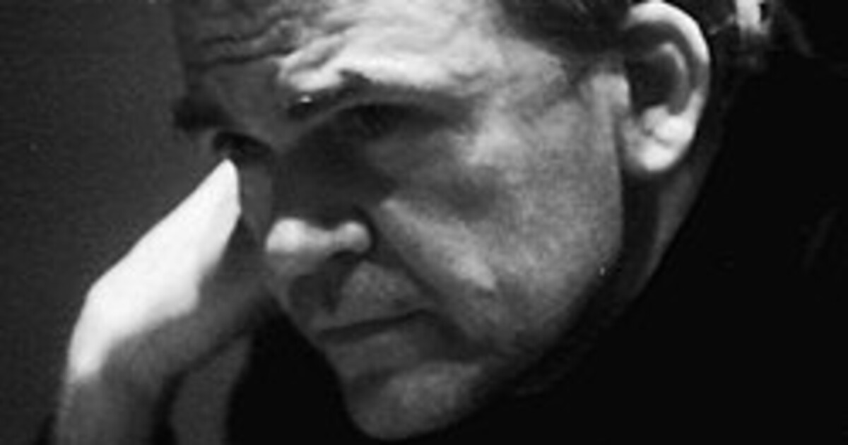 Génius žertu a vyvrhel komunistické strany. Takto píše svět o smrti Milana Kundery