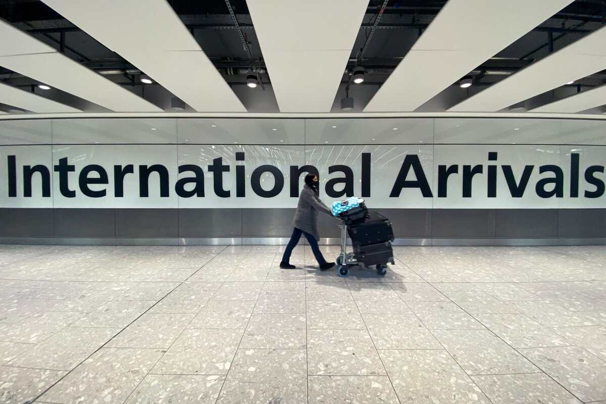 letisko, lety, cestovanie, kufre, koronavírus
