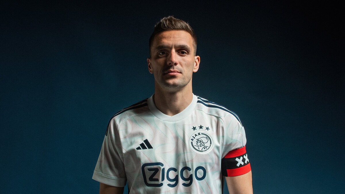 AFC Ajax, Adidas