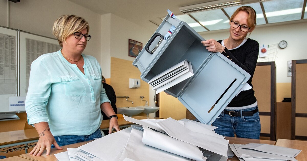 Volby do Poslanecké sněmovny: Sleduj první výsledky sčítání hlasů