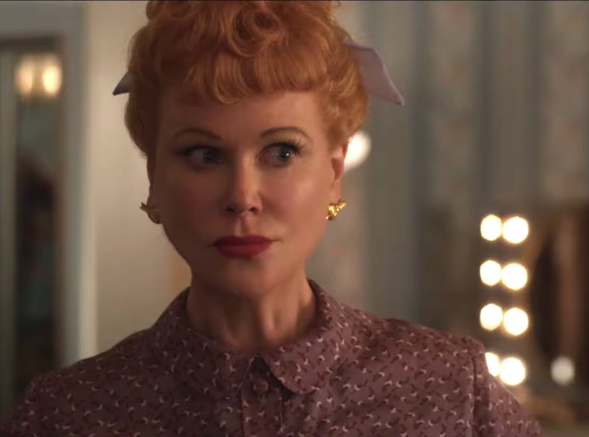 Nicole Kidman vo filme Being the Ricardos. 