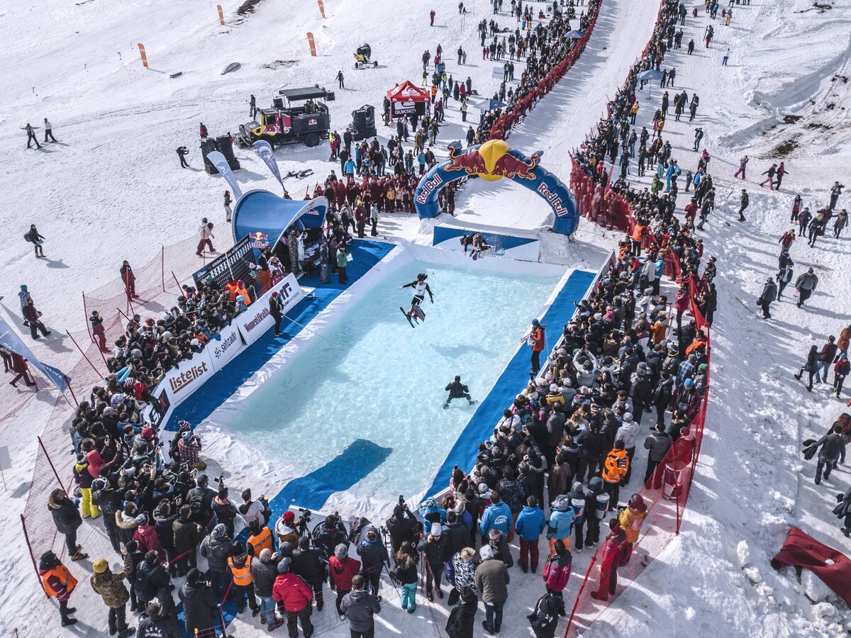 Red Bull Jump & Freeze