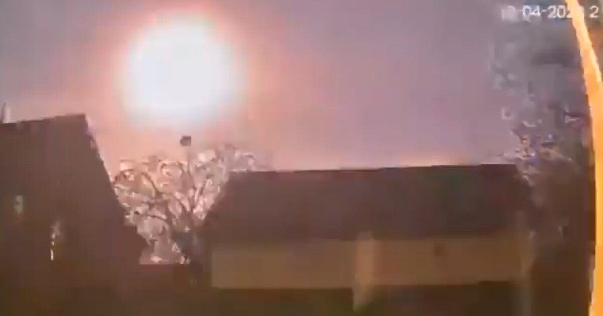 Video: Nad Ukrajinou se objevil záhadný záblesk, podle NASA nejde o družici