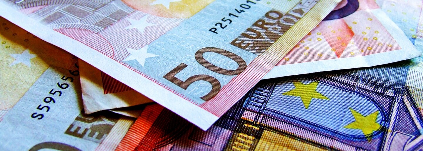 Čech varuje cizince před turistickou pastí v Praze. Směnárna dává za euro jen 15 korun a autorovi hrozí vězením