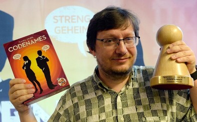 Čech získal prestižní ocenění za společenskou hru roku. Zahraješ si Codenames i ty? Čech získal prestižní ocenění za společenskou hru roku. Zahraješ si Codenames i ty?