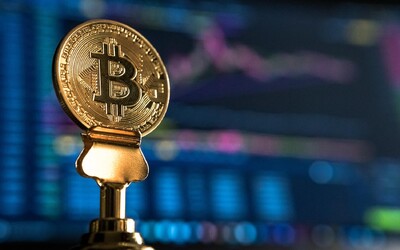 Cena bitcoinu pokračuje v poklesu, už se dostala pod 35 000 dolarů. Klesají i další digitální měny