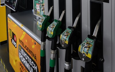 Ceny benzínu a nafty by mohli v nasledujúcich týždňoch klesnúť